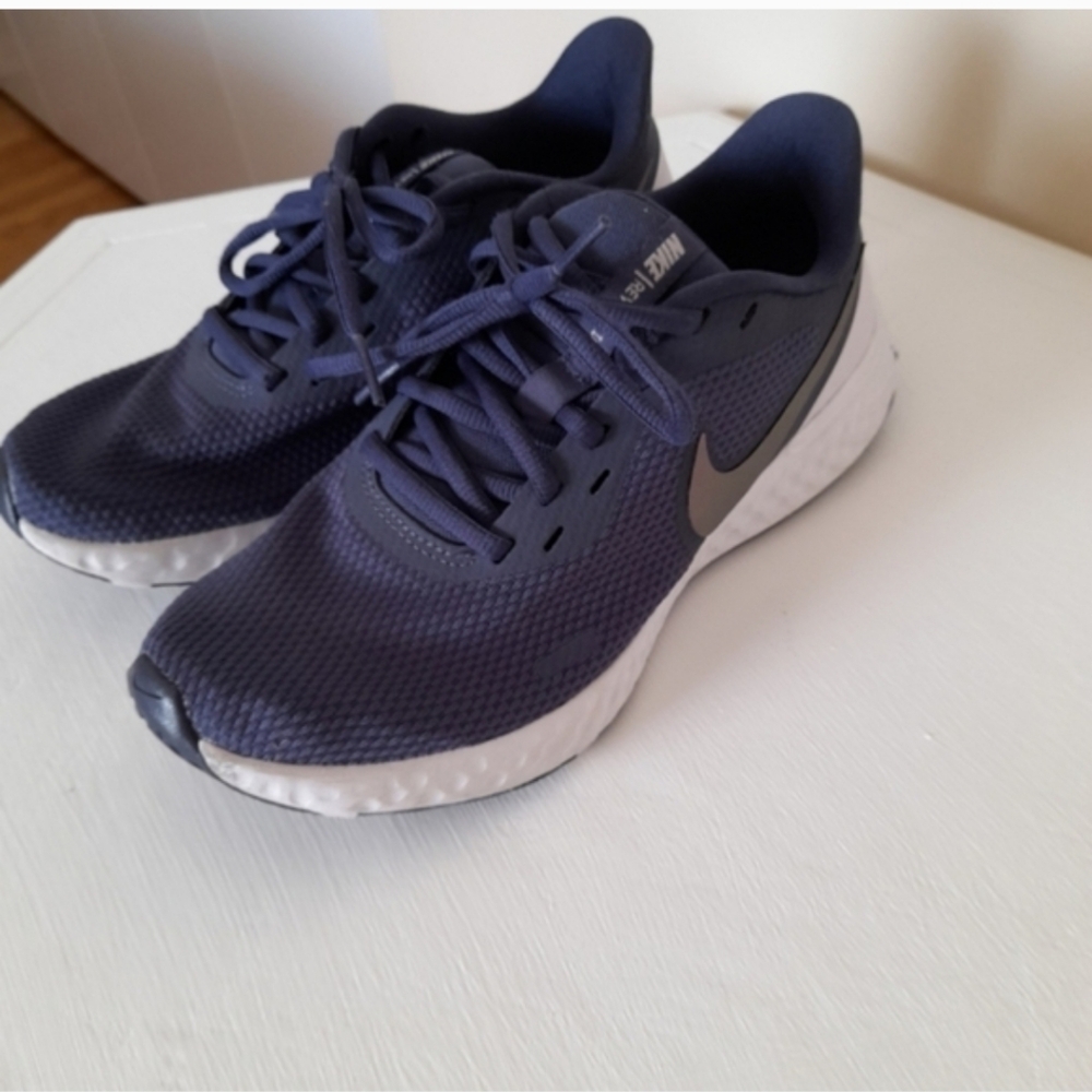 Nike Women's Blue Sneakers Size 7.5